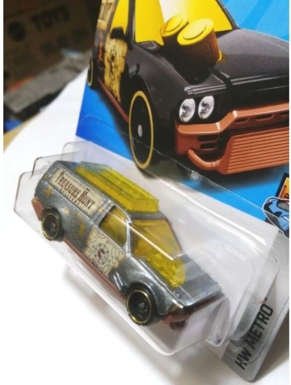 Hot Wheels Time Shifter HW Metro 8/10 – Die-Cast Auto, Treasure Hunt Serie, Mit Wechsel-Design, 1:64