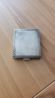 Zigaretten Etui silber Retro 70er mit Federdeckel.