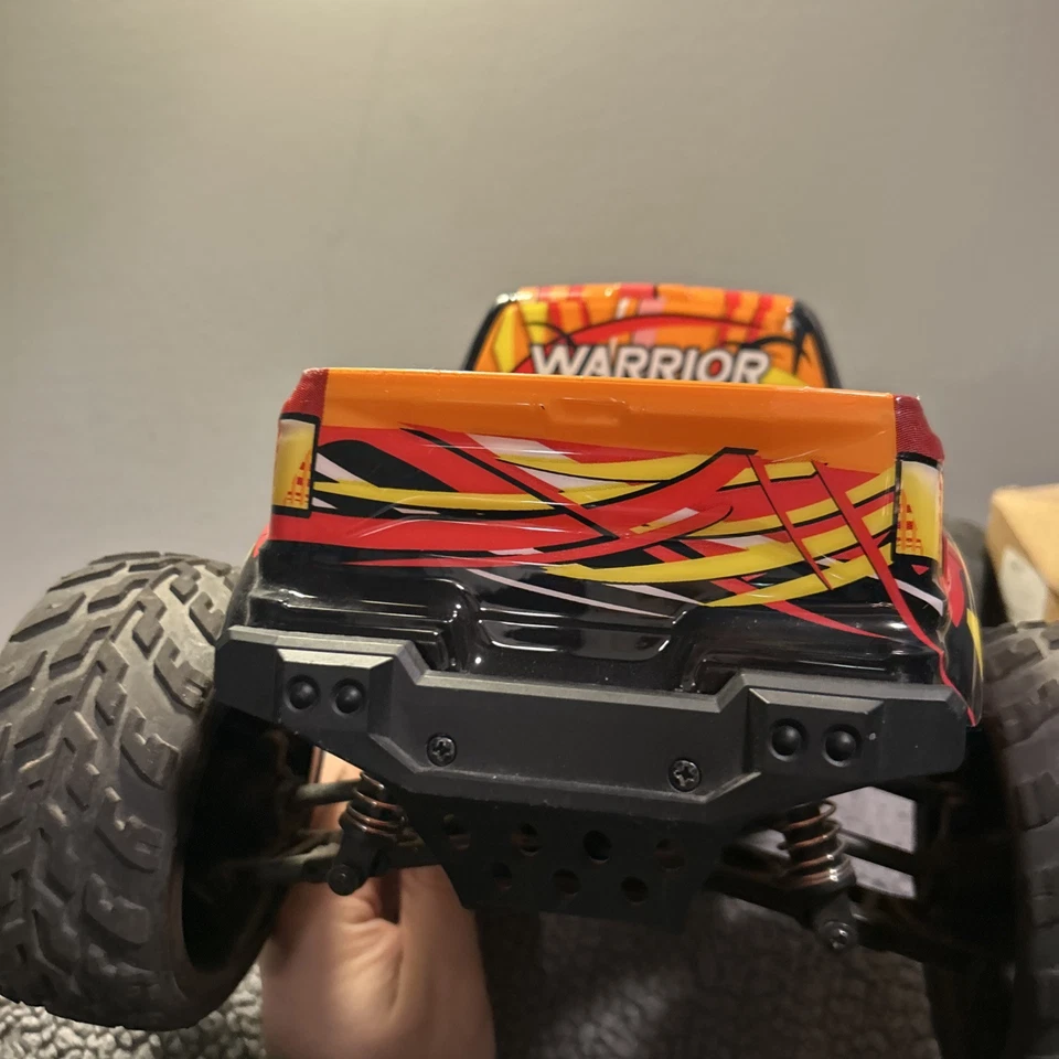 Camión de carreras de control remoto Road Warrior camión de carreras RELLAMADO Foto 4 de 4