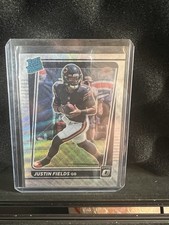 2021 Panini Donruss Optic - Rated Rookie Justin Fields #204 Wave Prizm /299 (RC)