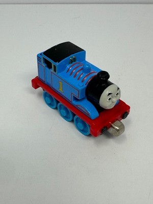 Thomas the Train Tank Engine Magnetic Diecast Metal Take Play Blue 2009 Friends