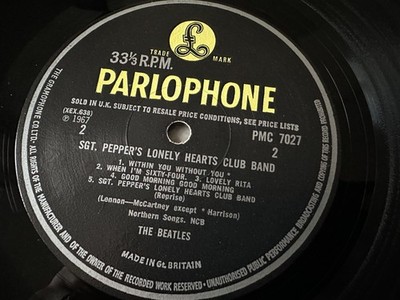 BEATLES SGT PEPPERS LONELY HEART CLUB BAND 1968 UK RARE OMITS DAY IN A LIFE NM