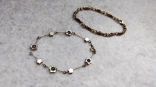 Zwei süße Vintage Metallarmbänder