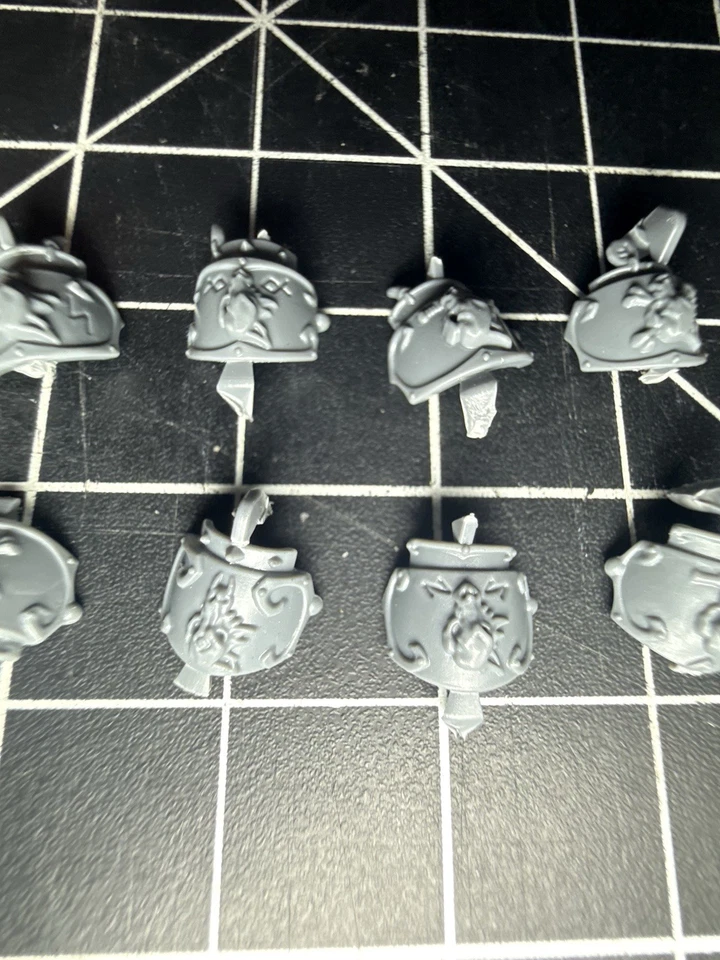 2x Space Wolves Wulfen Pauldrons Warhammer 40k Bits Space Marines Wulfen Bits Foto 4 de 4