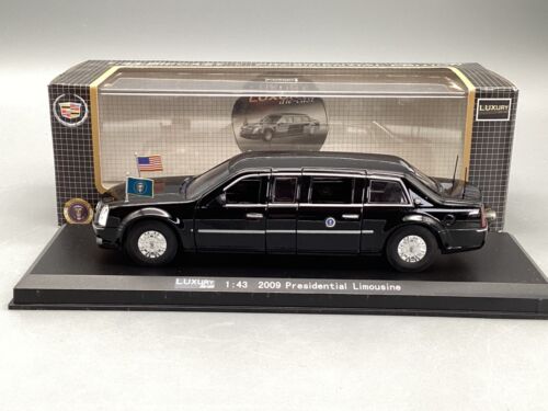 Modele samochodów 1:43 Luxury Diecast Cadillac Presidential Limousine 2009 w oryginalnym opakowaniu - Zdjęcie 1 z 11