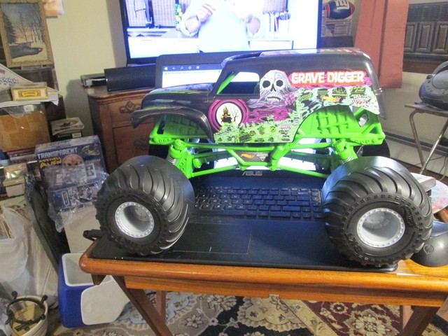 monster jam smash up station