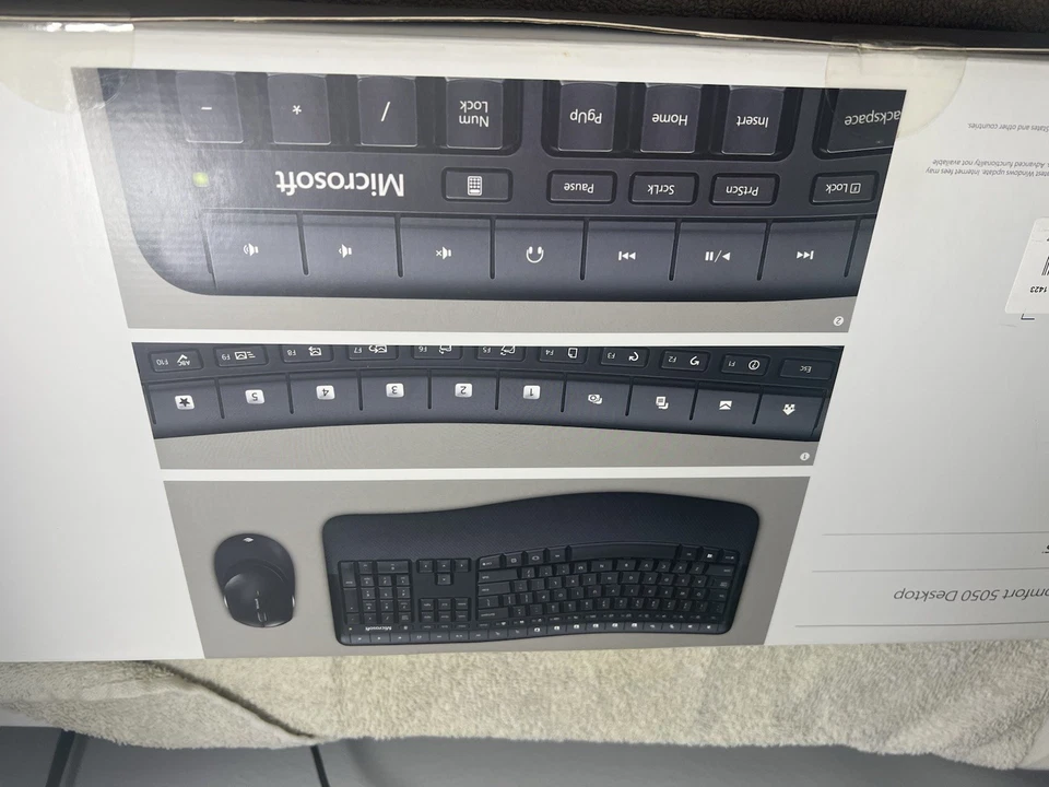 Microsoft Wireless Comfort 5050 Desktop Keyboard & Mouse Combo New in Box - Image 3 of 4