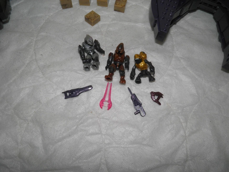 Halo Mega Bloks 97123 UNSC Hornet vs. Covenant Vampire 99% Complete - Image 3 of 4