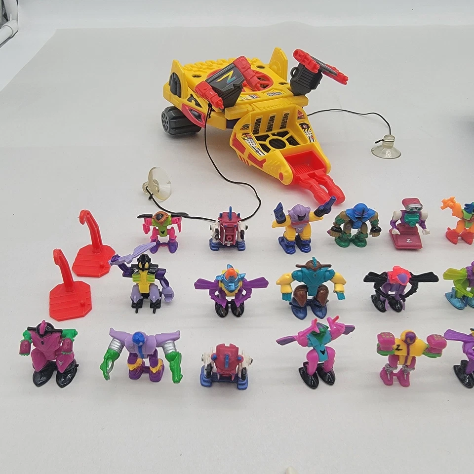 Big Lot Of 38 Galoob  Z-bots / Zbots  Mini bots Vintage Vehicles & Accessories - Image 4 of 4
