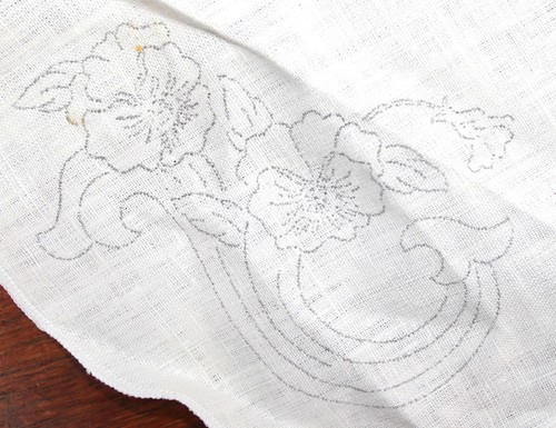 Preloved Vintage Stamped Doily for embroidery or painting, Unworked Floral - Picture 3 of 9