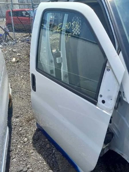 Front Door CHEVROLET VAN EXPRESS 3500 SERIES RH PASSENGER 2016-2024 Foto 4 de 4