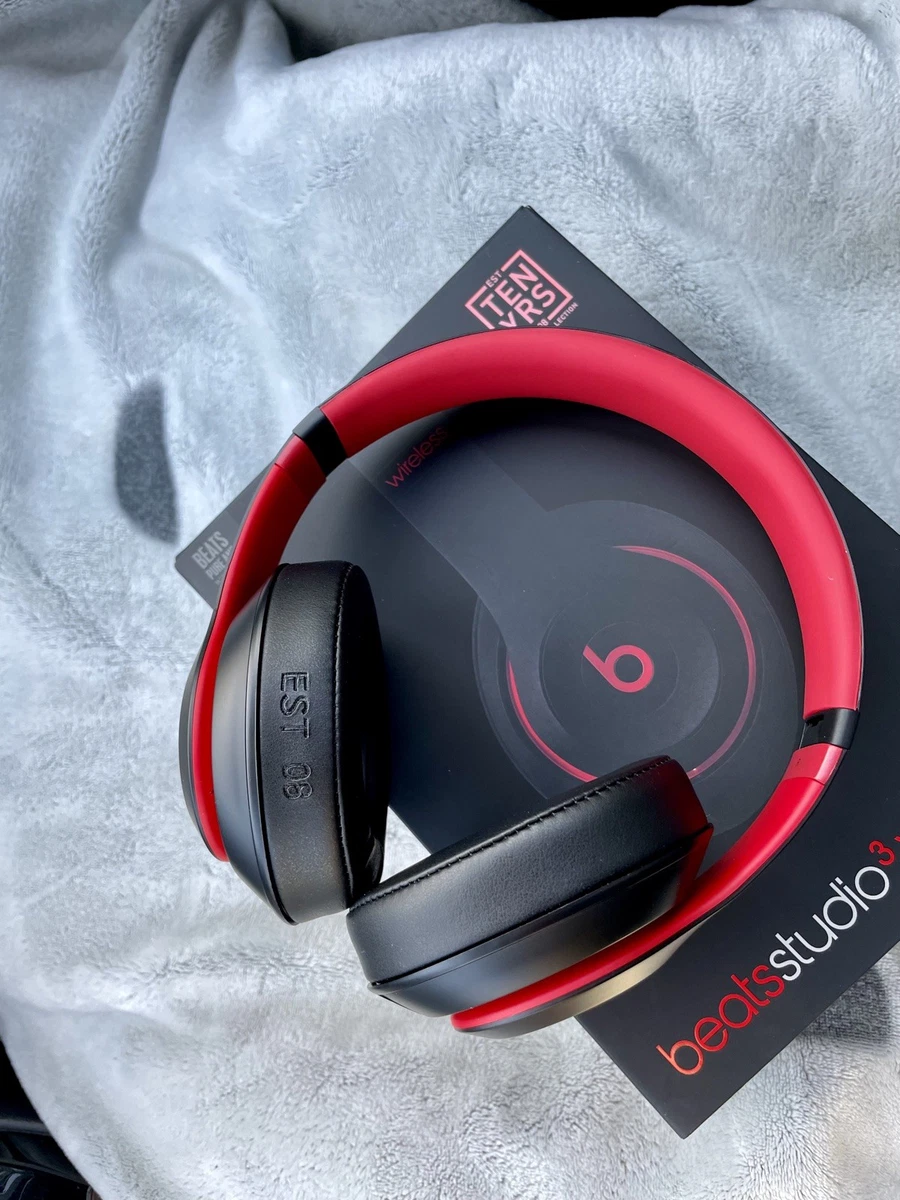 Beats Studio3 Decade Collection Wireless Headphones Defiant Black