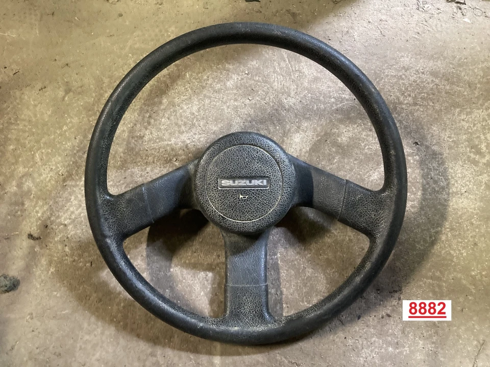 SUZUKI SAMURAI LENKRAD 3 SPEICHEN SERIE MIT HUPENKNOPF GEBRAUCHT !!!! - Bild 3 von 4