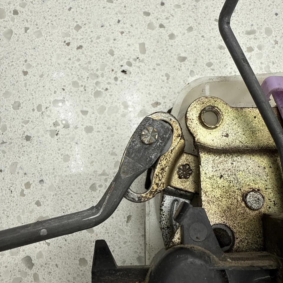 Actuador de cerradura de puerta delantera derecha Acura CL 2001 OEM Foto 2 de 4