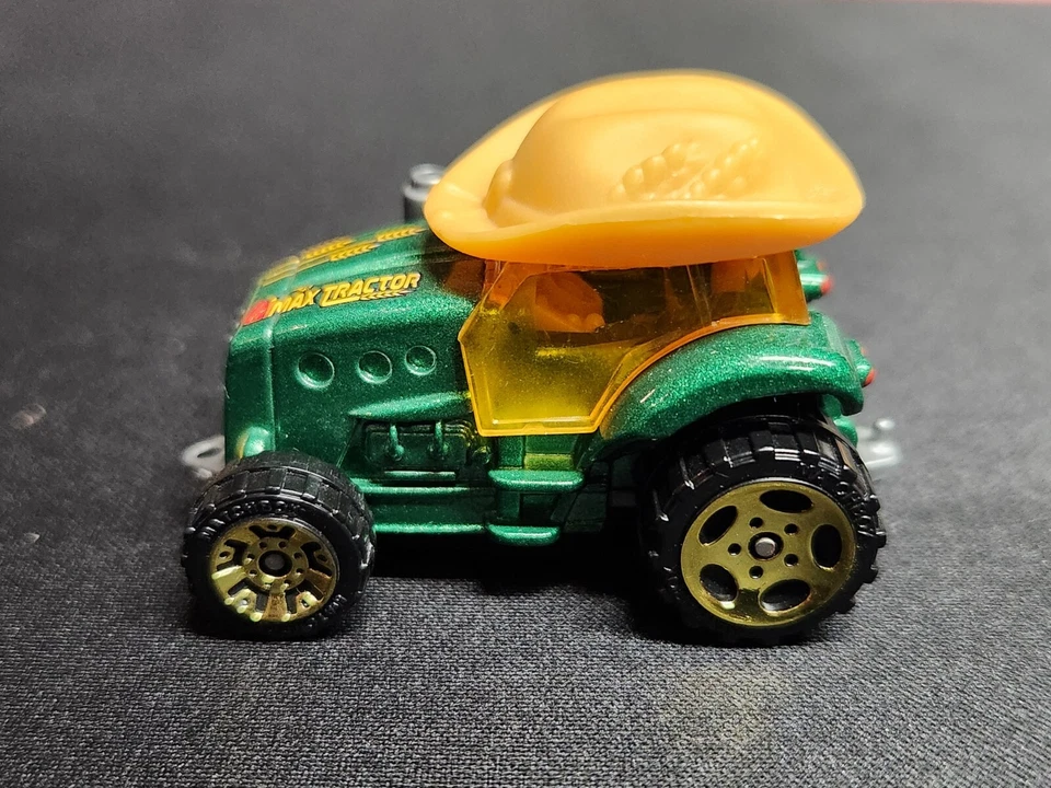 Matchbox Max Tractor - Green With Farm Hat - Made in China - MB653 - 2003 - Image 3 of 4