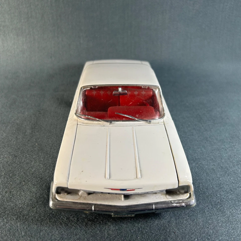 Chevrolet Bel Air 1962 Maisto coche diecast blanco escala 1/18 1:18 incompleto Foto 3 de 4