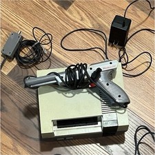 1985 original Nintendo System NES Console Bundle with 3 Controllers, Zapper