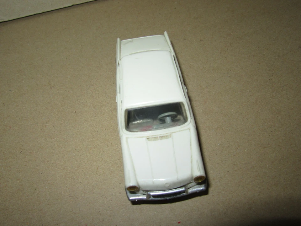 656H Vintage Norev Plastica No 60 Made In France BMW 700 LS Coupé Beige 1:43 - Immagine 3 di 4