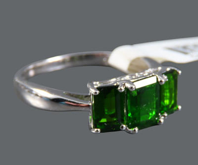 Neu BBJ STERLINGSILBER RING Smaragdschliff GRÜN CHROMDIOPSID 3-Drei Steine 8