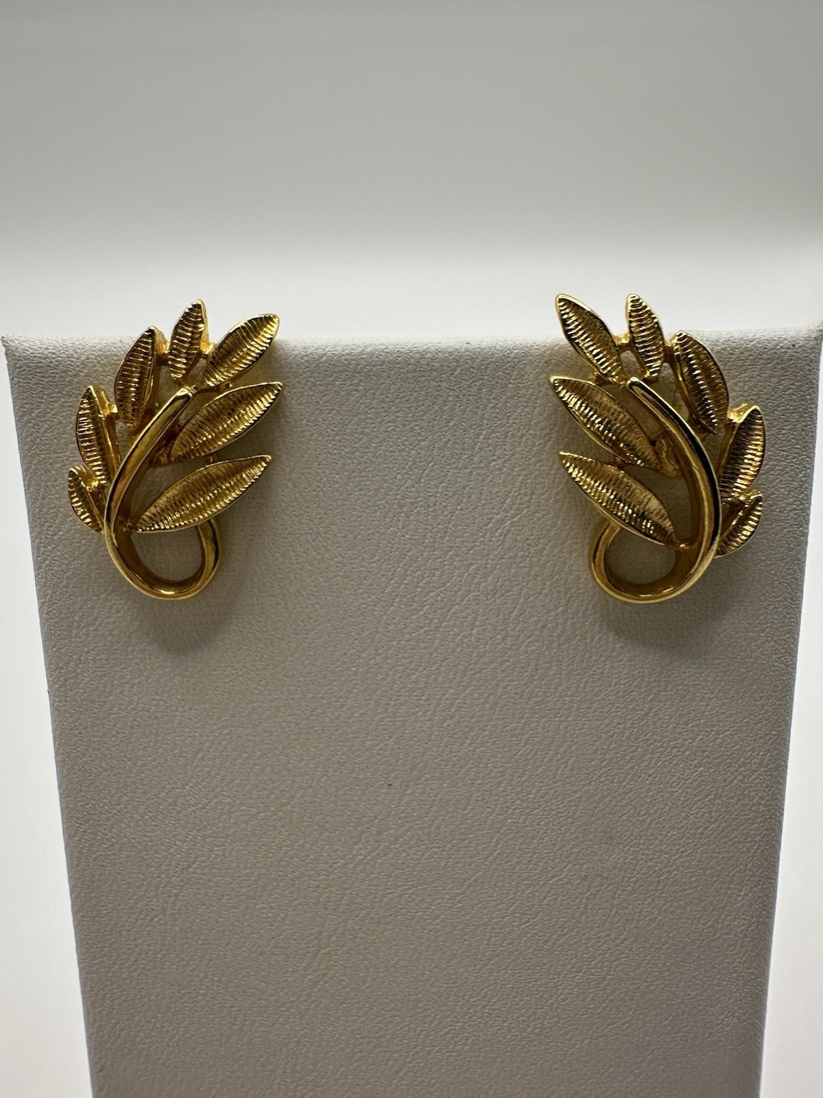 Vintage Napier Gold Tone Fern Leaf Earrings 1”L