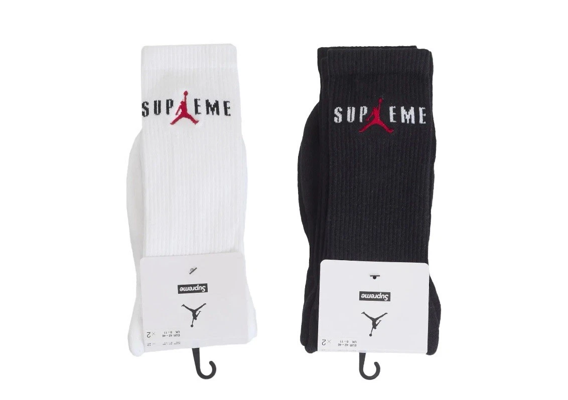 CHAUSSETTES SUPREME JORDAN CREW NOIR + BLANC MEDIUM (LES DEUX PAQUETS) *EN MAIN*