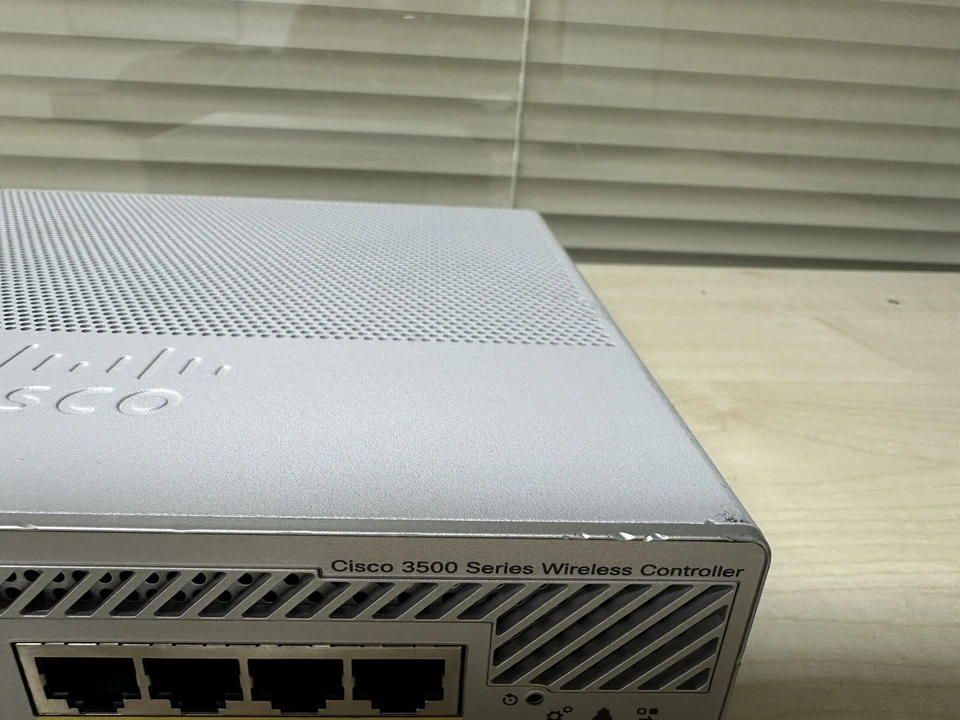 CISCO 3504 Wireless Controller AIR-CT3504-K9 NO power lead Good Condition - Image 3 of 4