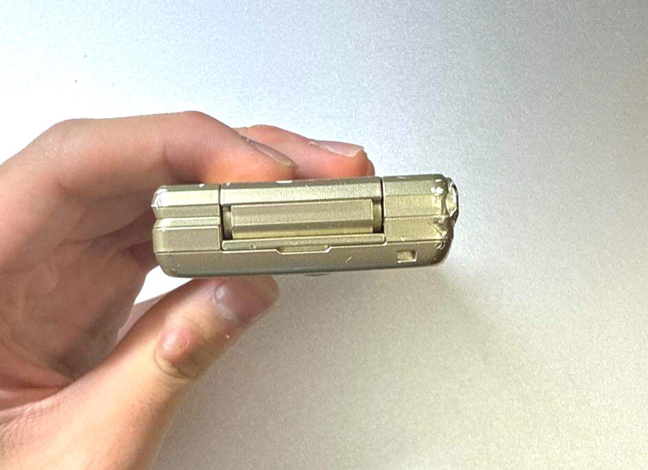 Softbank SHARP AQUOS 601SH gold SIM free Japanese flip phone JAPAN