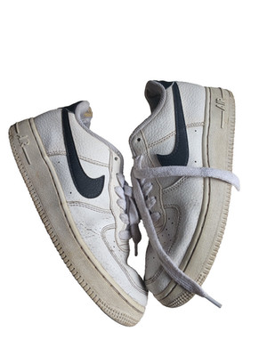 Nike Air Force 1 Low Weiß Schwarz Gr. 38 Damen Sneaker Turnschuhe AF1
