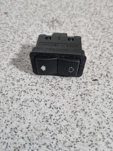 BMW 7 E38 Schalter für Fensterheber hinten links 8368974 2.80 1999 33758538