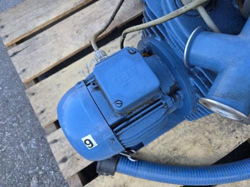 Pompa rotativa a palette Leybold Heraeus Trivac 5" 30 A AEG - Foto 6 di 7