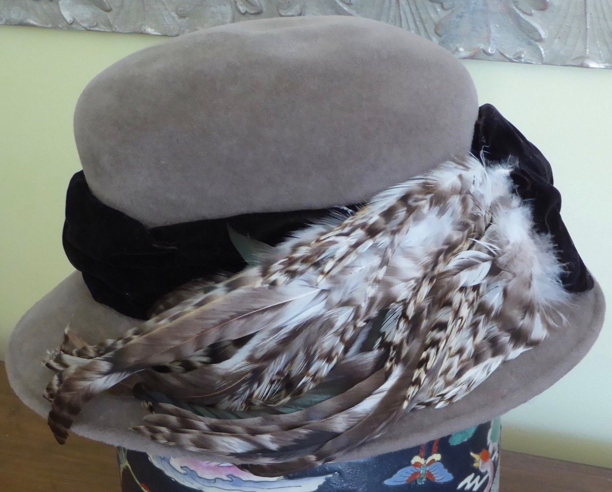 VINTAGE WOOL FEATHER DECORATIVE HAT Vintage 1940s Wool Feather Tilt Fascinator Hat, Tilt Topper  main image 2