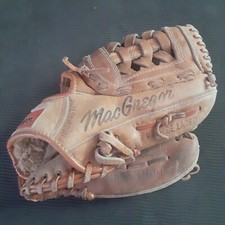 MacGregor K2397 Willie Randolph Pro Mag Right Hand Throw Baseball Glove youth