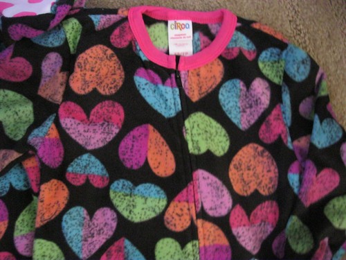 NEW KIDS GIRLS HEARTS/VALENTINE FOOTED PAJAMAS SLEEPER SLEEPWEAR SIZE XS 4-5 - Picture 2 of 3