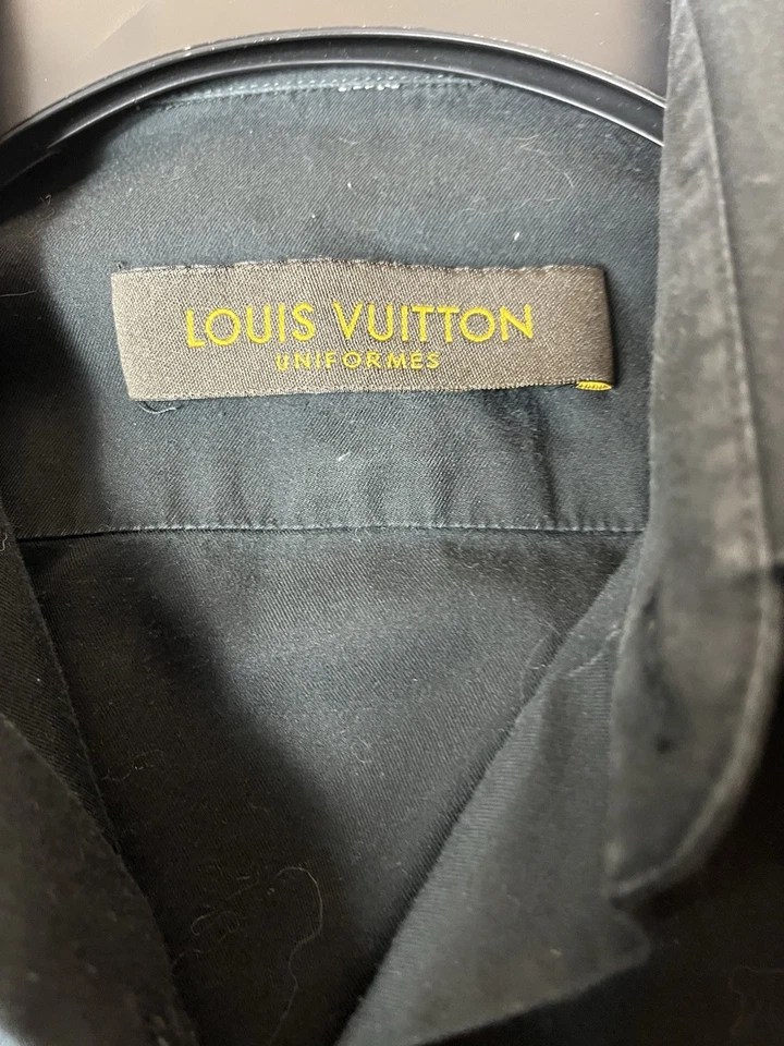 Camisa Louis Vuitton Uniformes Negra Manga Larga Talla Mediana Foto 3 de 4