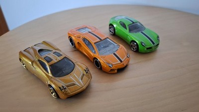MATTEL Lamborghini Aventador LP 700-4 orange 2011, Pagani Huayra gold 2012 Alfa