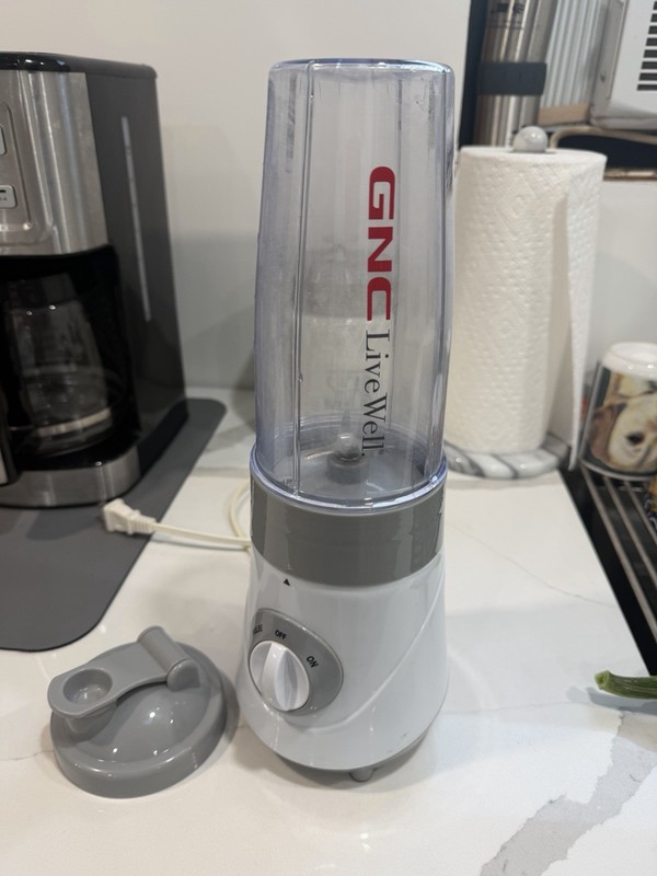 GNC Live Well On The Go Personal Blender With 2 Containers 2 Lids Smoothies