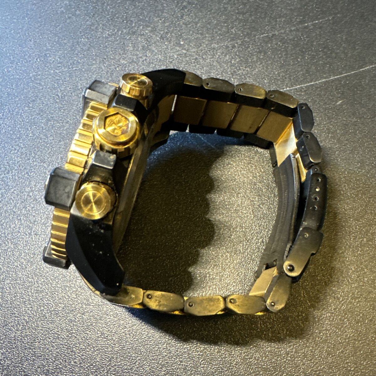 Invicta 13018 Reserve Octane 56mm Gold Black Steel W/R 200M Invicta 13018 Reserve Octane 56mm Gold Black Steel W/R 200M