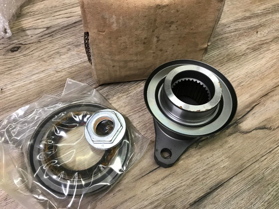 Cadillac CTS STS SRX 2004-2007 montaje de brida de piñón GM 19179933 Foto 2 de 3