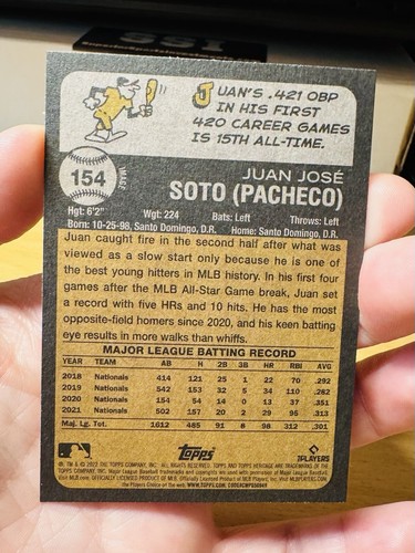 JUAN SOTO NATIONALS 2022 TOPPS HERITAGE IMAGE VARIATION SHORT PRINT #154 (1:64) - Picture 2 of 2