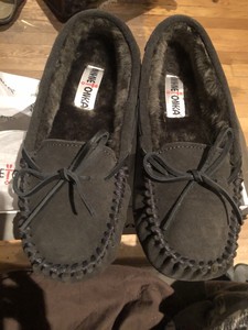 minnetonka fleece lined moccasins