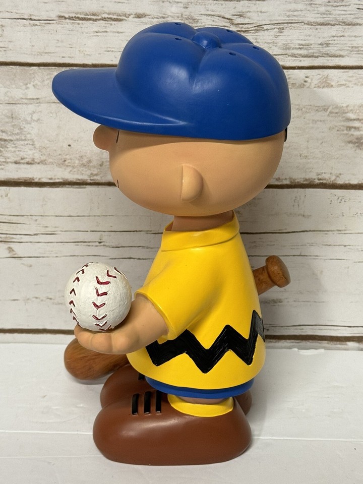 Peanuts Garden Collection Charlie Brown Figurine Statue Baseball 2004