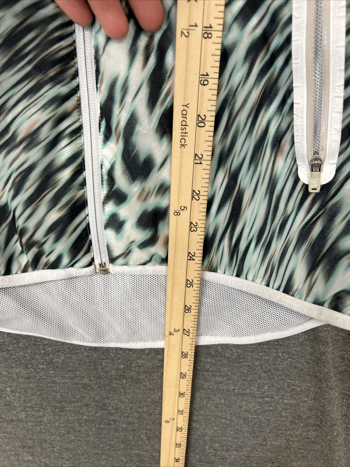 Nike Tech Hyperfuse Hooded Windrunner Jacket Wome… - image 4