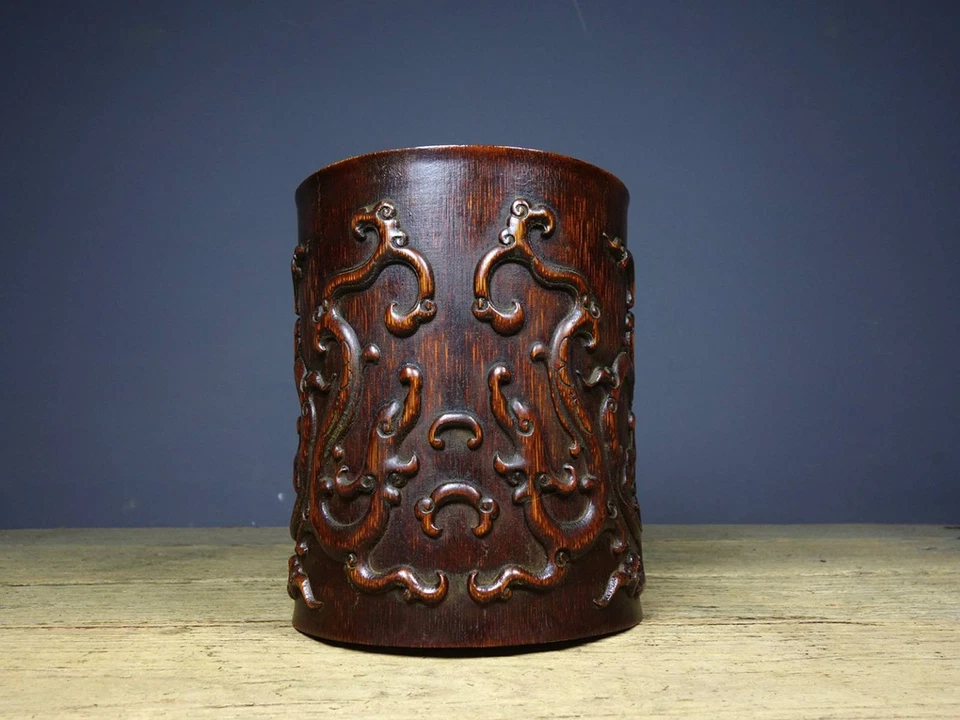 Maceta de cepillo exquisita de bambú antiguo natural tallada a mano para coleccionar 神龙献瑞 2773 Foto 2 de 4