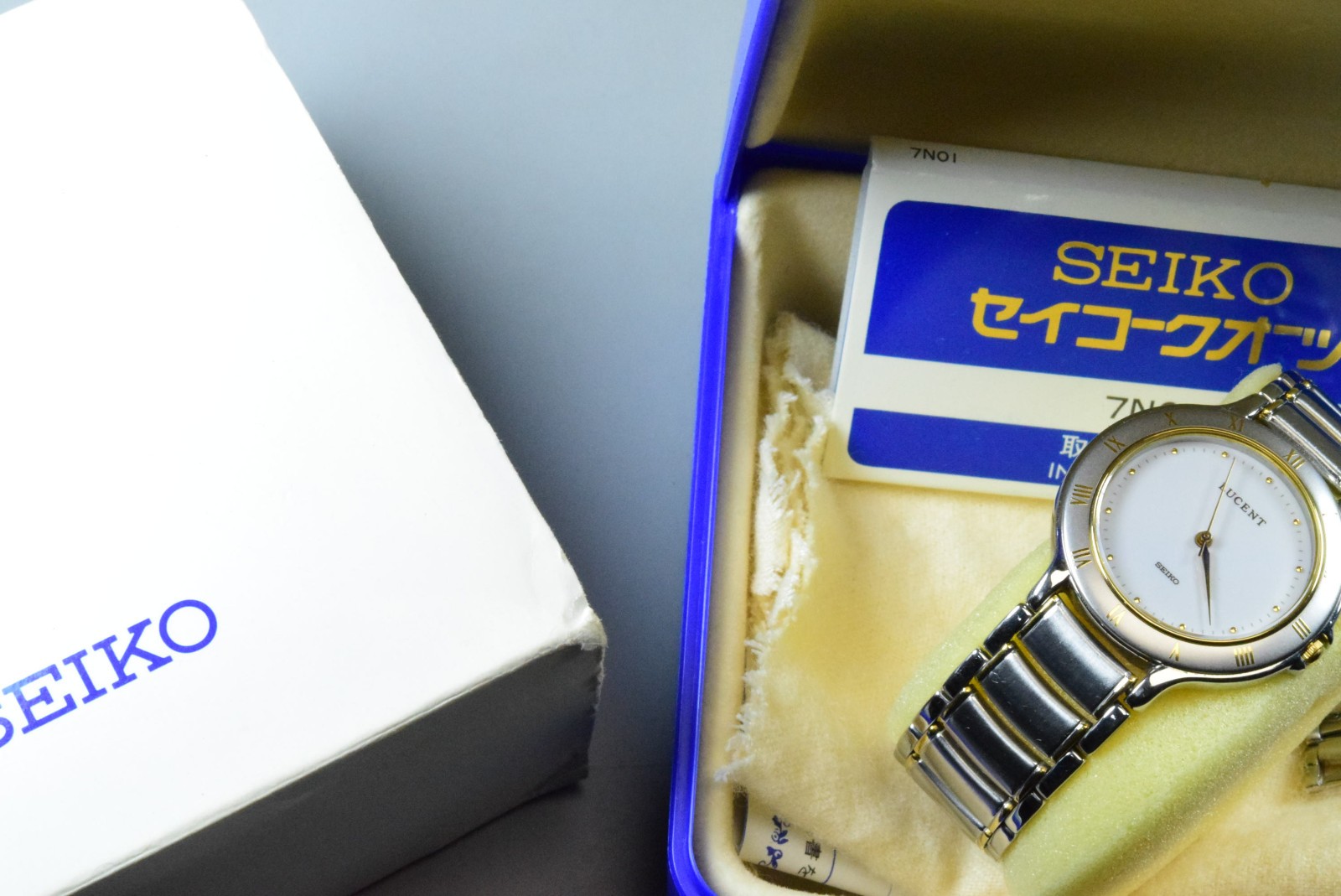 and Watch Paper JDM 7N01 Lady Vintage Lucent With Quartz Japan 8220 Seiko Box - vintagewatches.pk