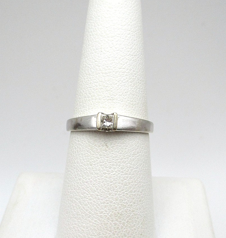 14K White Gold 1/4 CTW Square Diamond Engagement Ring Size 7.25 1.9 Gr [R371]