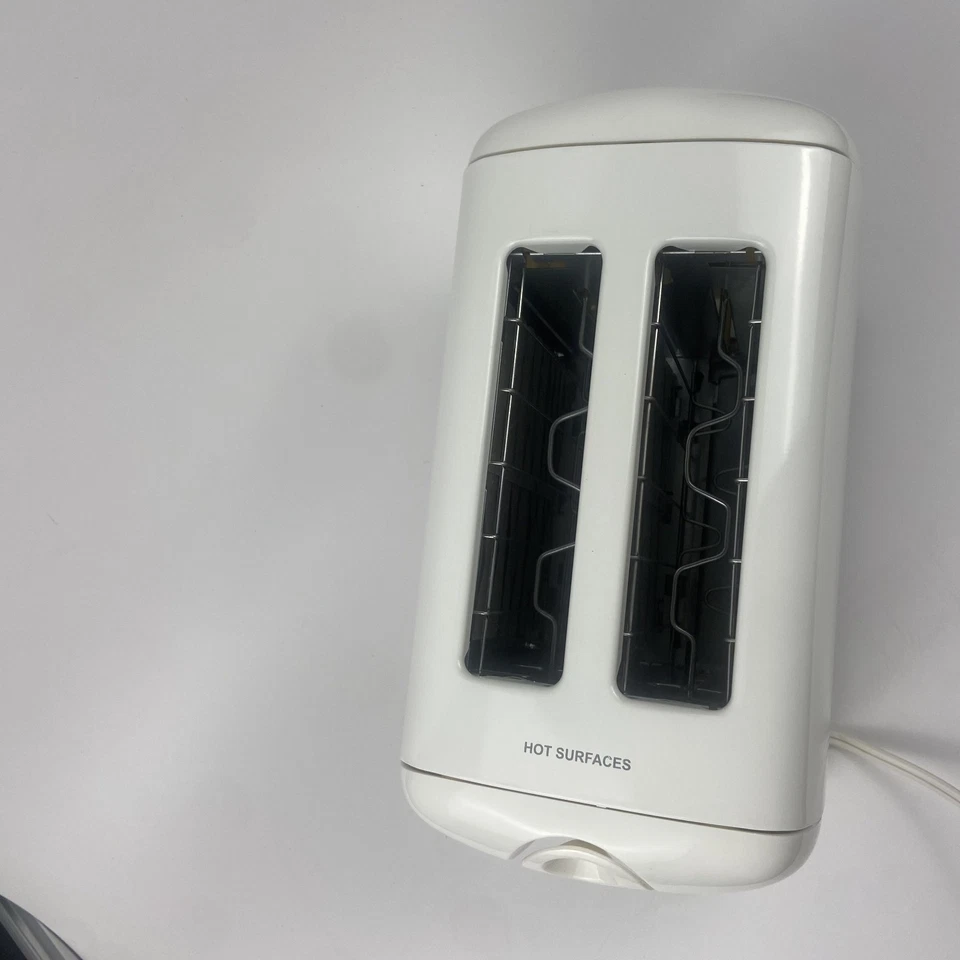 Proctor Silex Cool-Wall Toaster Model 22605 White – New in Box Auto Shutoff - Image 3 of 4