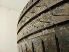 TYRE BRANDED CONTINENTAL ULTRACONTACT. 1856515. 88T. DOT 2823. APPROX 5.68MM