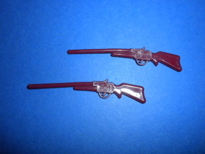 LOT 2 dark red/brown RIFLES 3 inches 2 STARS each side -hard plastic accessories