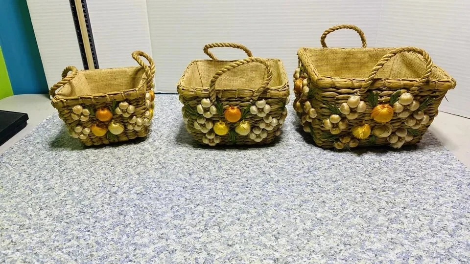 Set of 3 Nesting Raffia Floral Woven Casserole Baskets Lined  Handled Square - Image 4 of 4