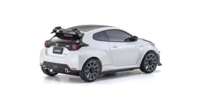 Kyosho MINI-Z AWD Toyota GRMN YARIS CIRCUIT PACKAGE White Pearl